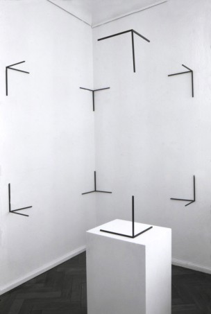 1992-042-2-sculpture